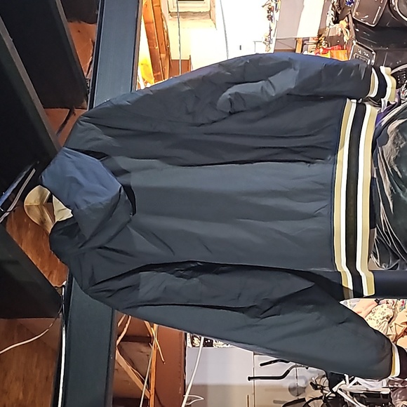 Men's Nike Black/Gold Toronto Raptors 2021/22 City Edition Courtside Hooded Full - Picture 2 of 5